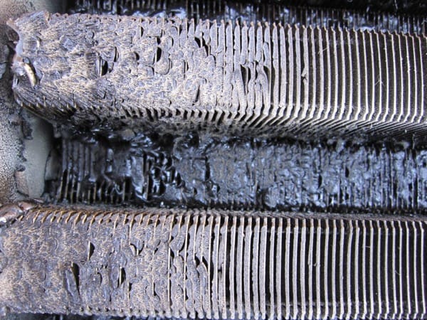 Verschmutzter Wärmetauscher der BUEROFOL GmbH.