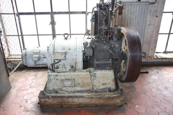 Der mit Trockeneis gereinigte Hilfsgenerator der Industriedenkmal Senffabrik Leman.