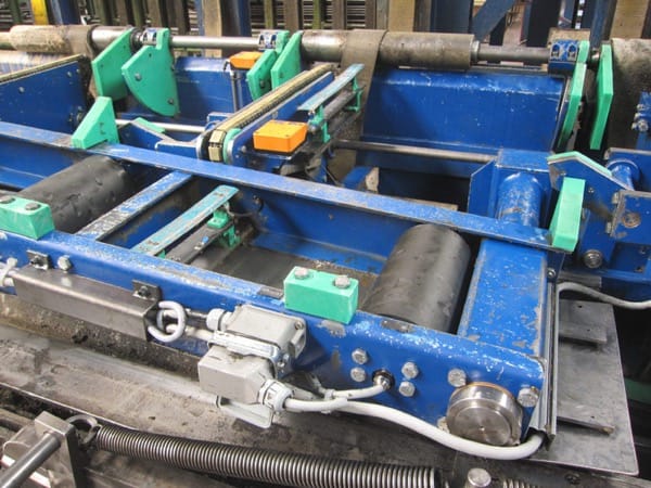 Detail der mit Trockeneis gereinigten Streckmaschine der Poppe+Potthoff GmbH.